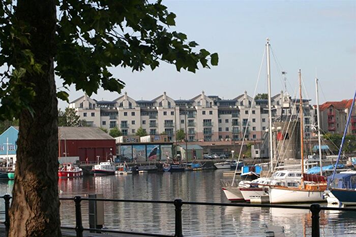 2 Bedroom Flat To Rent In B The Quays, Cumberland Road, BS1