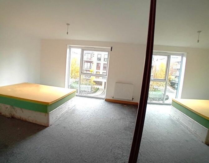 2 Bedroom Flat To Rent In Zodiac Close, Edgware, HA8