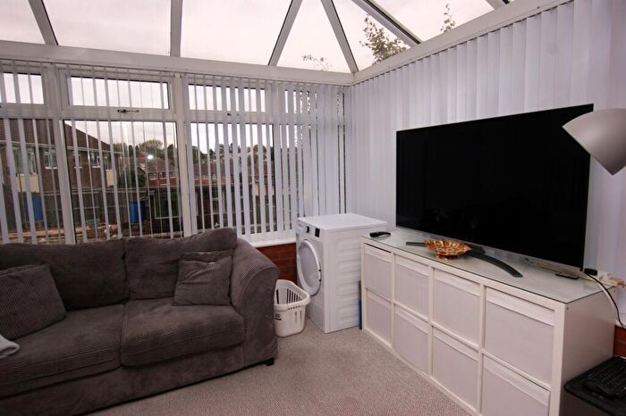 2 Bedroom Bungalow For Sale In Southlands Avenue, Corfe Mullen, BH21