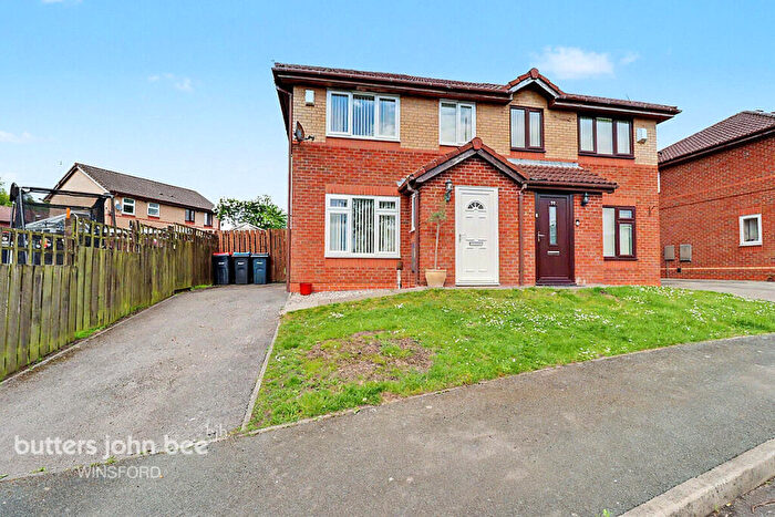 2 Bedroom Semi Detached House For Sale In Mendip Close, Winsford, CW7