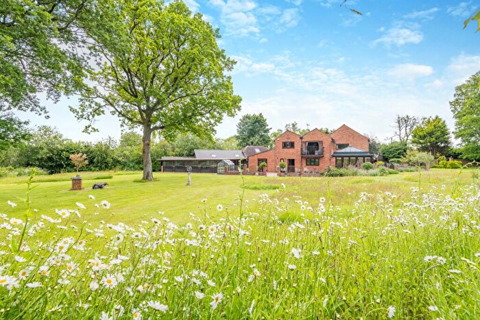 5 Bedroom Detached House For Sale In Hogbarn Lane, Harrietsham, Kent, ME17