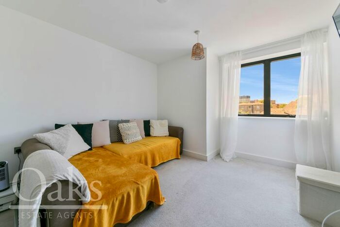 2 Bedroom Flat To Rent In Lansdowne Road, Croydon, CR0