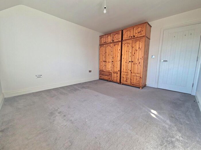 1 Bedroom Flat To Rent In Kensington Court, Luton, LU1