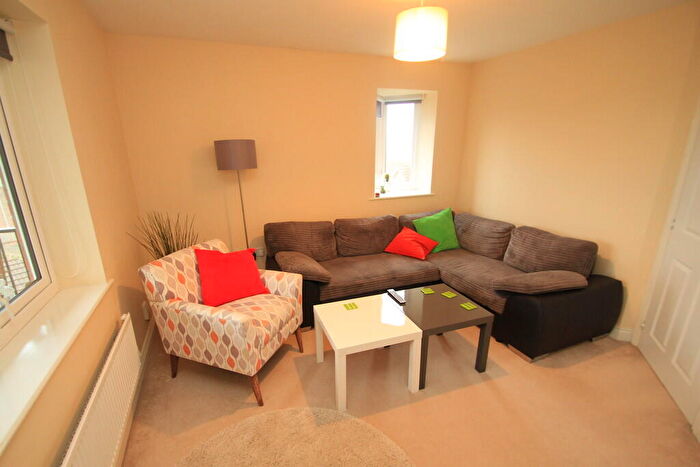 2 Bedroom Apartment To Rent In Newbiggin Place, Leicester, LE4