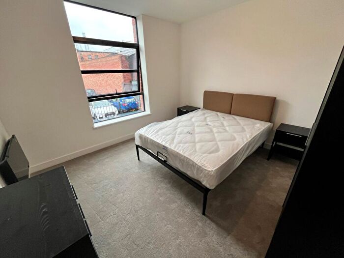 2 Bedroom Apartment To Rent In Gunsmith House, B4