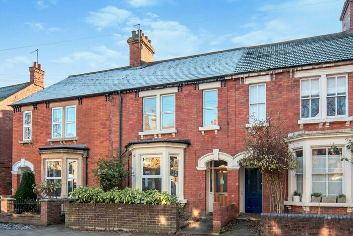 2 Bedroom Flat To Rent In Waterloo Road, Bedford, MK40