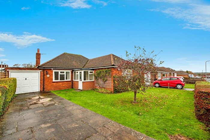 3 Bedroom Bungalow For Sale In Orchard Drive, Meopham, Kent, DA13