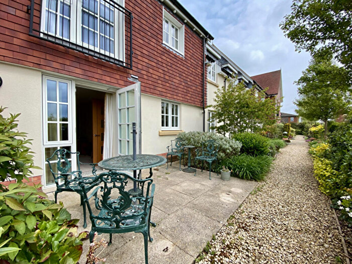 2 Bedroom Retirement Property For Sale In Cornmantle Court, Ringwood, BH24