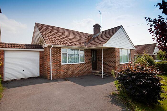 2 Bedroom Detached Bungalow For Sale In College Arms Close, Stour Row, SP7
