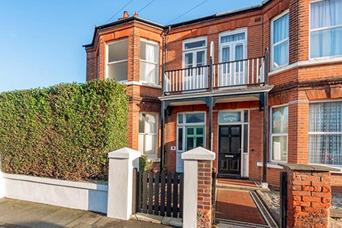 4 Bedroom End Of Terrace House For Sale In Wyndham Avenue, Margate, CT9