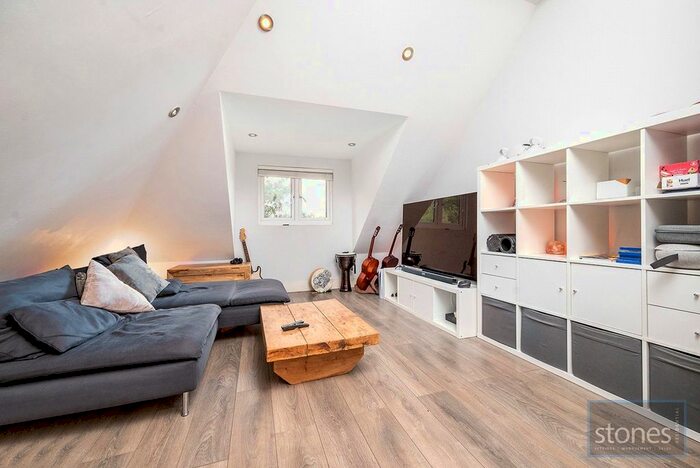 1 Bedroom Flat To Rent In Holden Road, London, N12