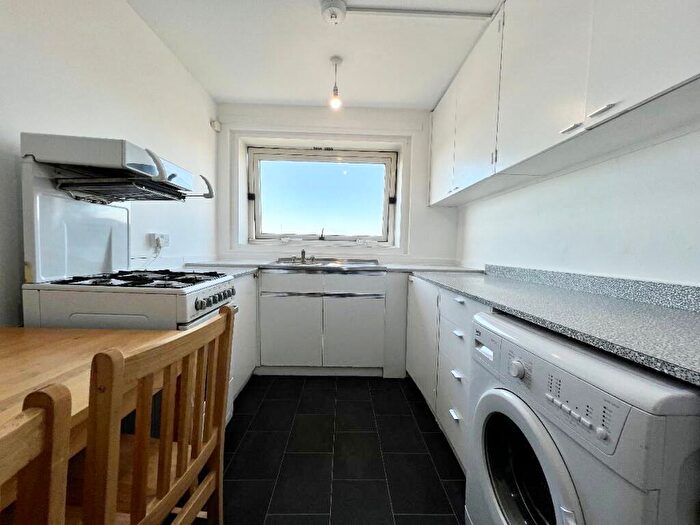 3 Bedroom Flat To Rent In Dalehead, Harrington Square, NW1