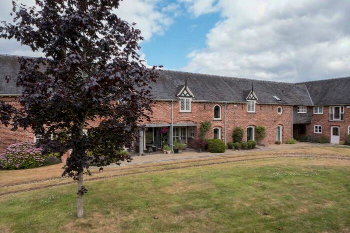 4 Bedroom Barn Conversion For Sale In Alpraham Green, Alpraham, CW6