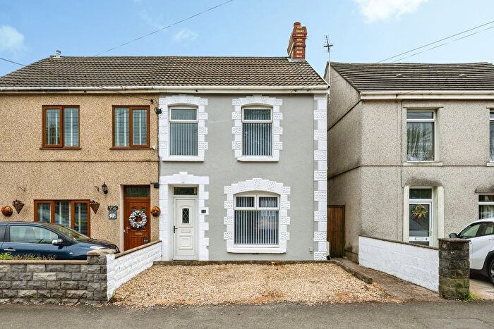 3 Bedroom Semi-Detached House For Sale In Culfor Road, Loughor, Swansea, SA4