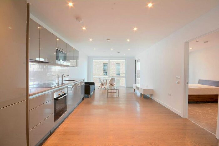 1 Bedroom Flat To Rent In Sayer Street, Elephant And Castle, London, SE17