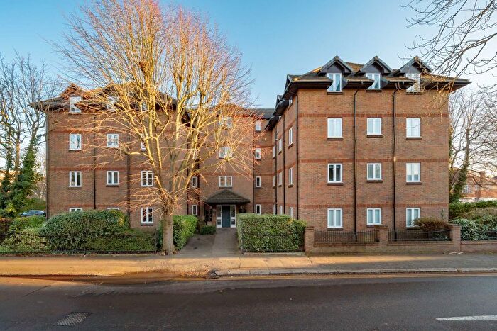 2 Bedroom Flat To Rent In Coverdale Road, Brondesbury Park, NW2