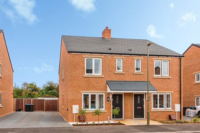 2 Bedroom Semi-Detached House For Sale In St. Dunstans Way, Carterton, OX18