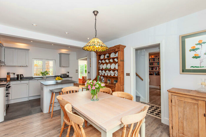 3 Bedroom Terraced House To Rent In James Street, Oxford, OX4