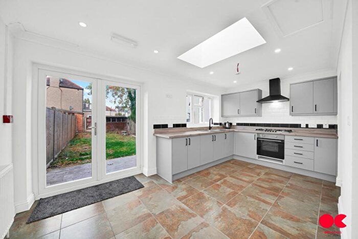 4 Bedroom Terraced House To Rent In Aintree Crescent, Ilford, IG6