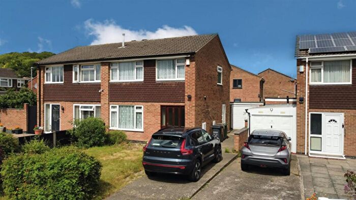 3 Bedroom Semi-Detached House For Sale In Raymond Avenue, Loughborough, LE11