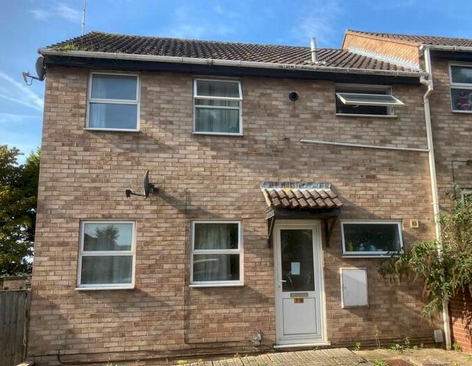 5 Bedroom Flat To Rent In Titania Close, Colchester, CO4