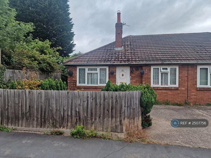 2 Bedroom Bungalow To Rent In Lambourne Road, Birstall, Leicester, LE4