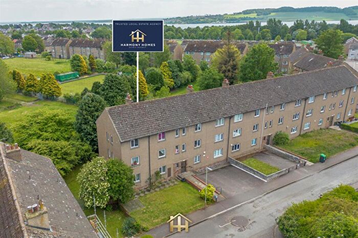2 Bedroom Flat For Sale In Crathie Place, Dundee, DD4