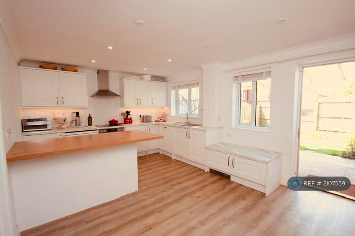 2 Bedroom Terraced House To Rent In Hazel Road, Reigate, RH2