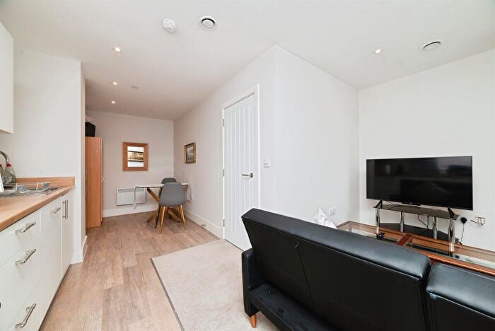 1 Bedroom Apartment For Sale In George Street, Hull, HU1