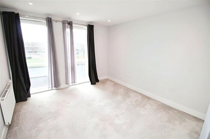 1 Bedroom Flat To Rent In Riverside Square, Bedford, Bedfordshire, MK40