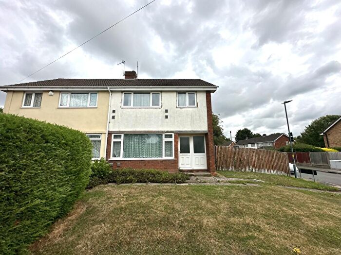 3 Bedroom Semi-Detached House To Rent In Bell Lane, Kitts Green, B33