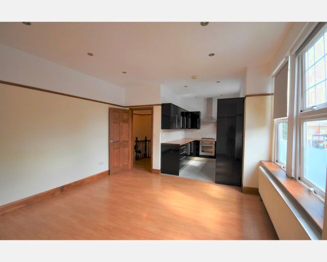 2 Bedroom Flat To Rent In Devonshire Road, London, N13