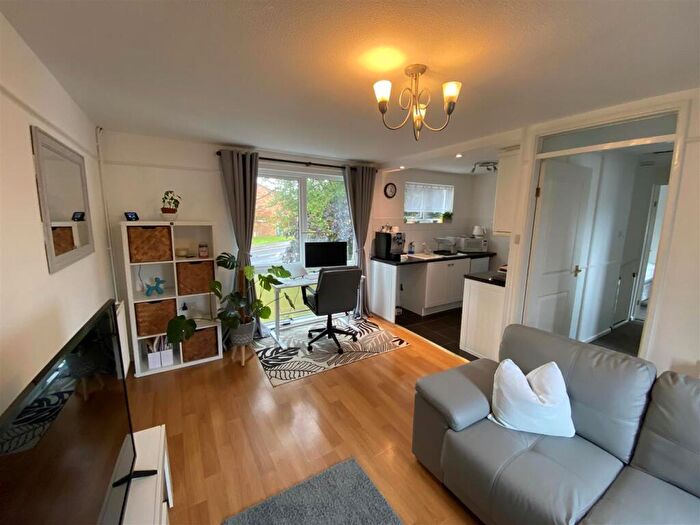 1 Bedroom Apartment For Sale In Lochinver, Bracknell, RG12