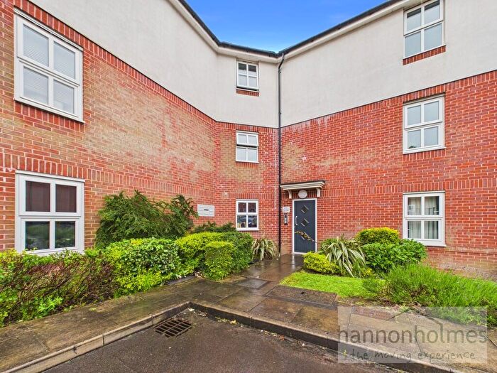 2 Bedroom Apartment For Sale In Hardy Close, Dukinfield, SK16