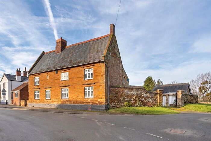 5 Bedroom Detached House For Sale In The Green, Whilton, NN11