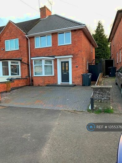 3 Bedroom End Of Terrace House To Rent In Haunch Lane, Birmingham, B13