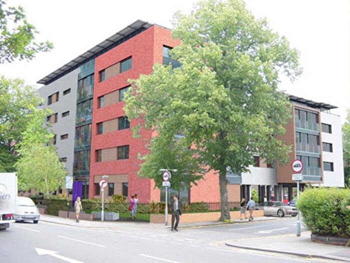 1 Bedroom Flat To Rent In Heron House, Goldington Road, MK40