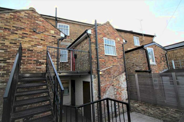 Maisonette To Rent In City Centre Studio Apartment, CM2