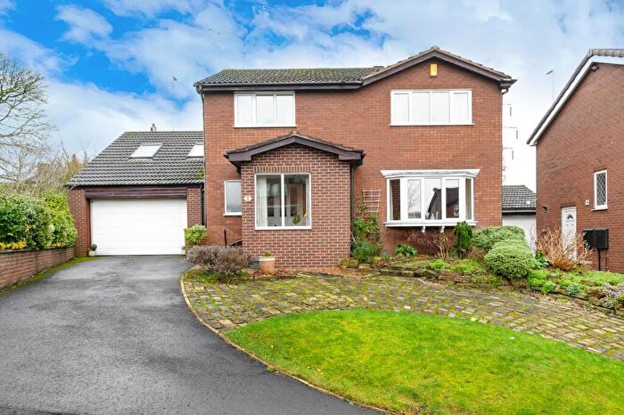 6 Bedroom Detached House For Sale In Westwood Close, Leeds, LS27