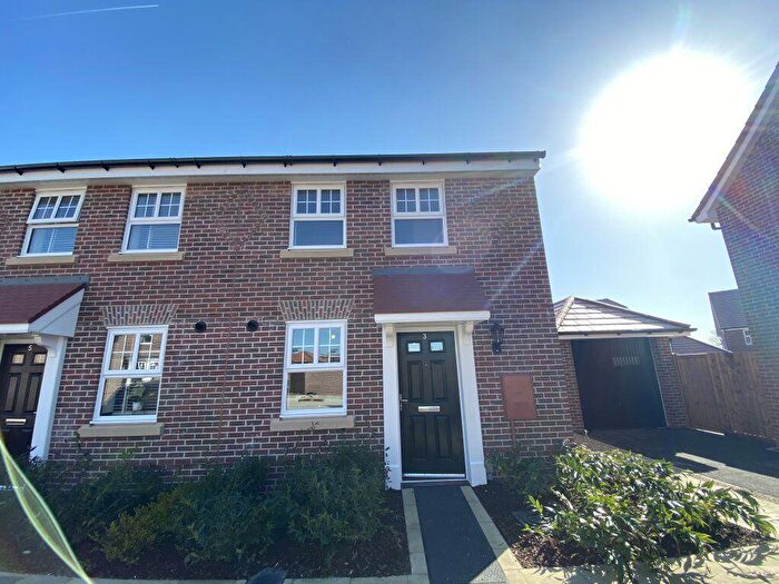 3 Bedroom House To Rent In Hawes Close - Online Enquries Only, SS5
