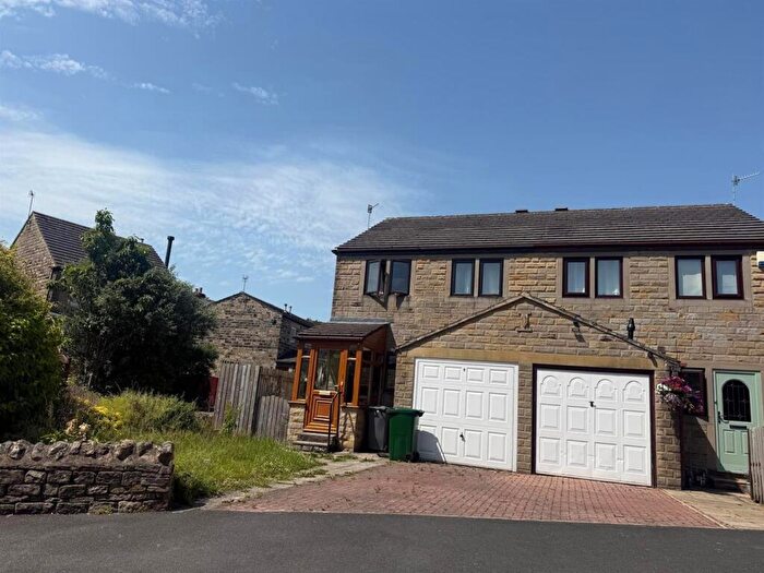 3 Bedroom Semi-Detached House To Rent In The Mallards, Silsden, BD20