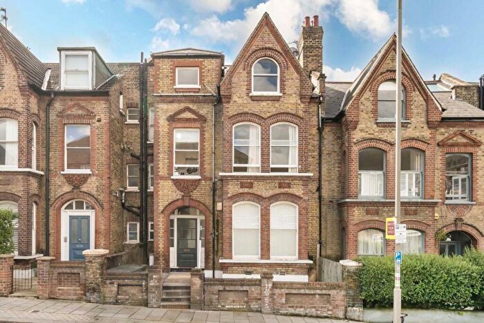2 Bedroom Flat For Sale In Broomwood Road, Between The Commons, SW11