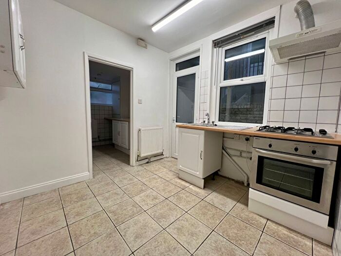 1 Bedroom Flat To Rent In Longcroft Road, Weymouth, DT4