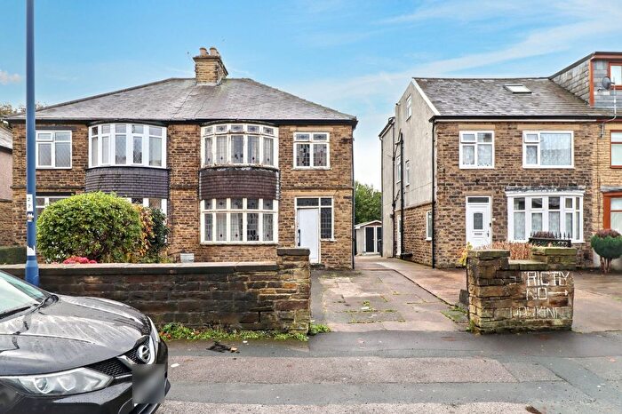 3 Bedroom Semi Detached House For Sale In Lilycroft Road, Bradford, BD9