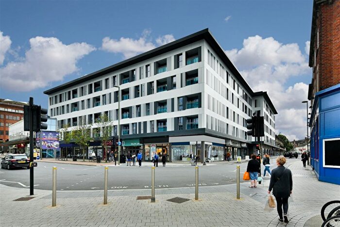 1 Bedroom Flat To Rent In High Street, Redhill, RH1