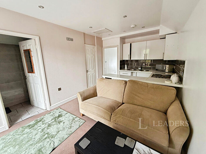1 Bedroom Flat To Rent In High Oak, DY5