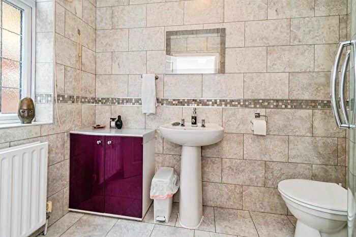 4 Bedroom Detached House For Sale In Burgess Road, Southampton, SO16