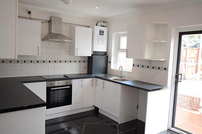 3 Bedroom Terraced House To Rent In Hamilton Road, Thornton Heath, London, CR7