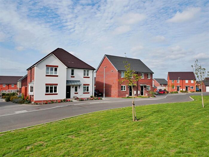 4 Bedroom Detached House For Sale In Sparrows Crescent, High Penn Park, Calne, SN11