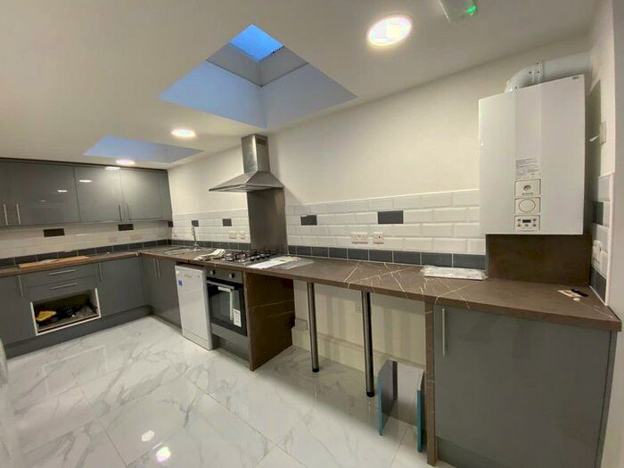 6 Bedroom Terraced House To Rent In Fordhouse Lane, Birmingham, B30